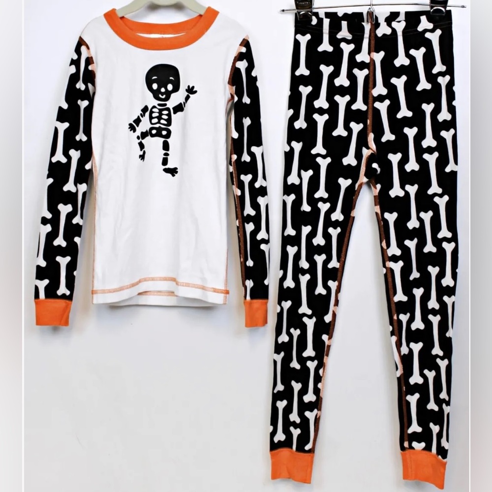 SOLD NWT Hanna Andersson Halloween Funny Bones Skeleton Long John PJs 120/6-7